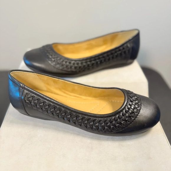 Earth Black Woven Flats Sophisticated Comfort - Picture 2 of 14